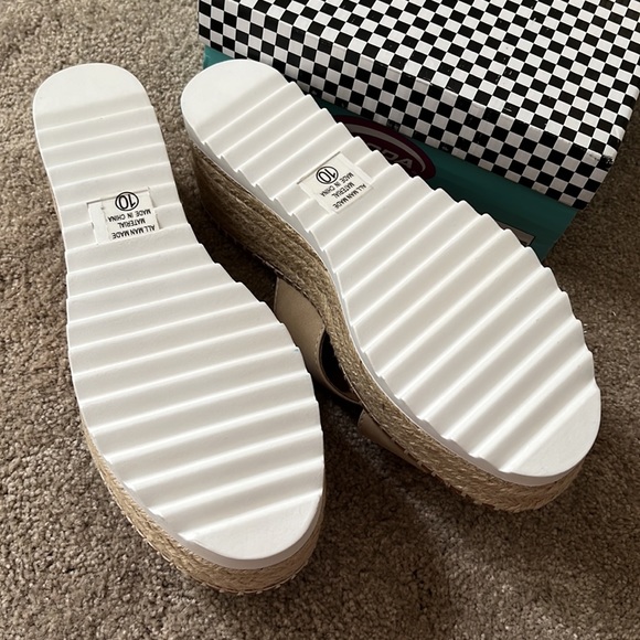 Soda Brand Size 10 Style: Height-S - Picture 3 of 3